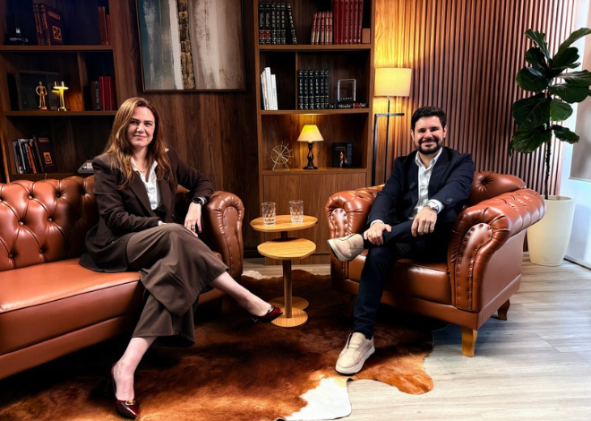 Gravação de entrevista no estúdio do Momento Conexão